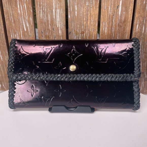 Louis Vuitton Handbags - OFFER??LOUIS VUITTON Sara wallet